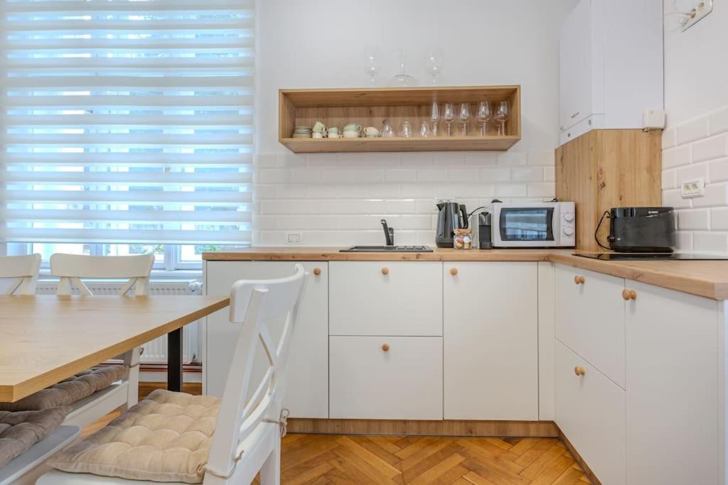 Gb4 By Rentable Apartment Brașov Exterior foto